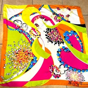 Escada silk scarf/wrap 💐